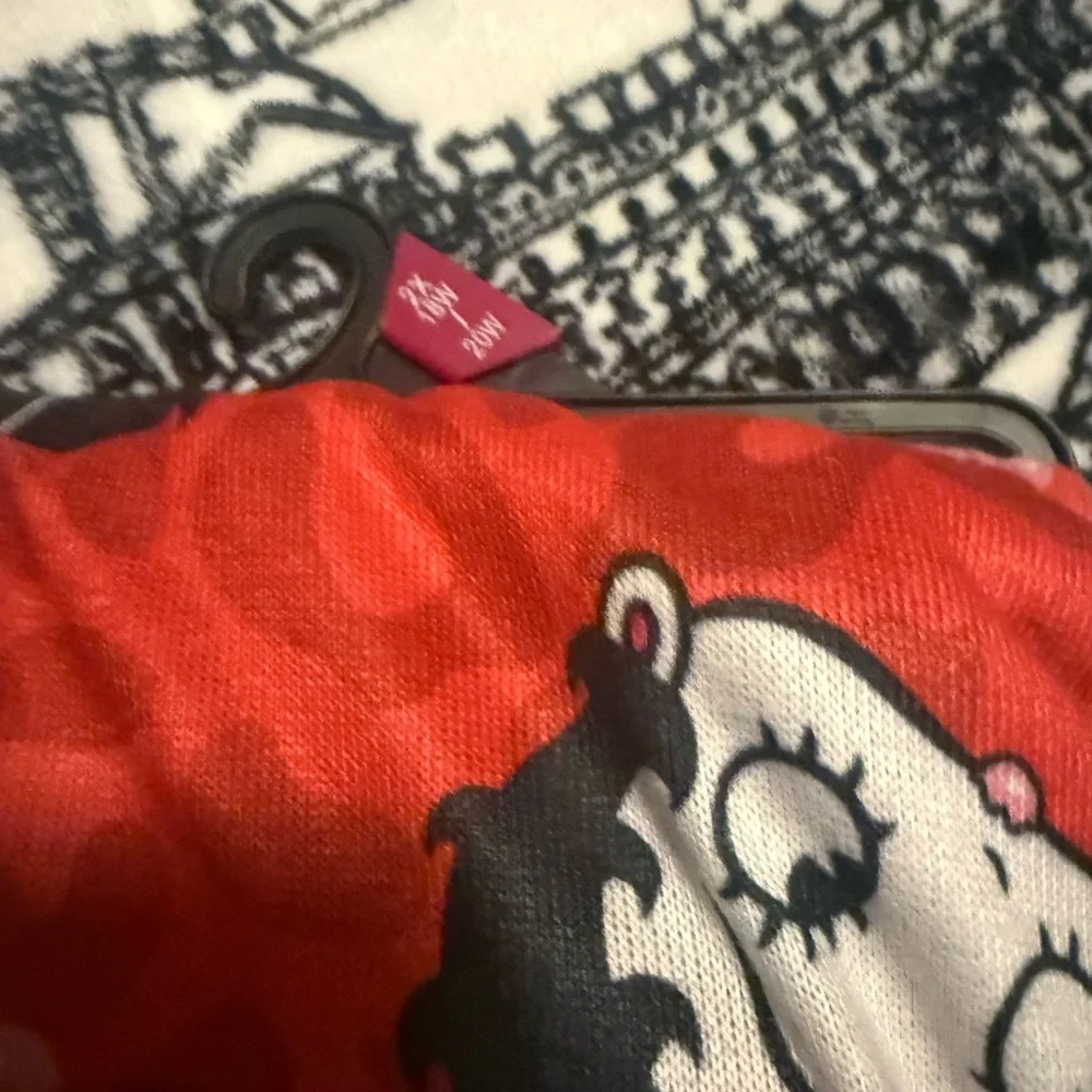 Betty Boop Red Lounge Pants - Picture 3 of 5